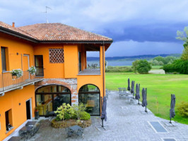 Villa Borghi inside