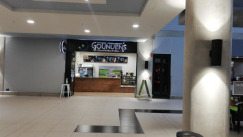 Goundens Sunninghill inside