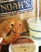 Noah's Bagels food