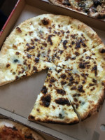 Pizza Jenzo food