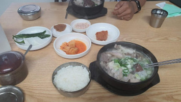 축령산사랑가득국밥 food