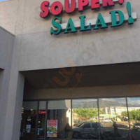Souper Salads outside