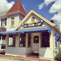 Park St Ice Cream Shoppe outside