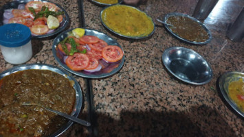 Apna Shudh Vaishno Bhojnalaya food