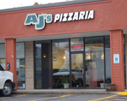 Aj's Pizzaria outside