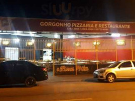 Del Vecchio Pizza outside