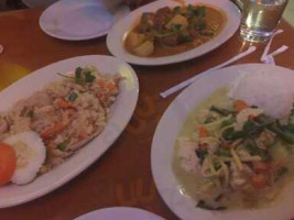 Siri Thai Cuisine food