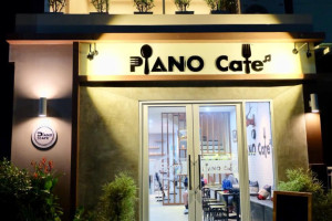 Piano Cafe outside