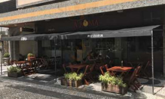 A'roma Pizzeria Artesanal inside