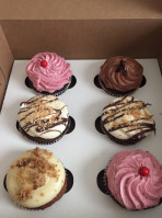 Antonio's Cupcake Factory food