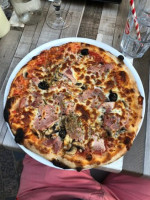 La Pizzeria De L'eglise food