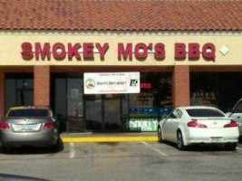 Smokey Mo's Bbq outside