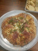 Pinthouse Pizza food