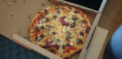 Dennis Pizza food