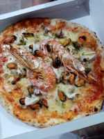 Pizzeria L'aria Na'ca food