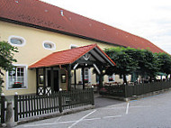 Schlossbrauerei Weinberg outside