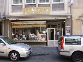 La Dolce Vita - Bar, Cafe, La Bodega outside