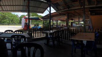 Restoran Periuk Api inside