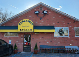Reservoir Tavern outside