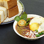 Nazzeeras' Roti Bakar Kacang Phool Penang food