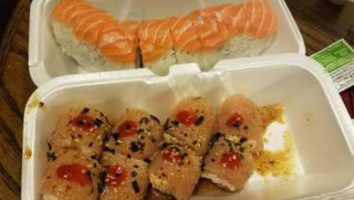 Rolling Sushi food