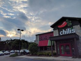 Chili's Grill Bar Riverdale outside