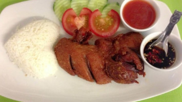 Erawan Thai Restaurang Ab food