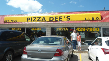 Pizza Dee's outside
