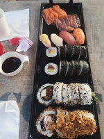 DA Sushi food