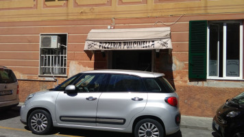 Pizzeria Pulcinella outside