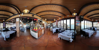 Restaurante El Peñón inside