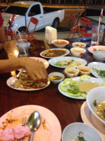 Khrua Phakdi Restarunt food