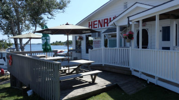 Henry's Fish Restaurant inside