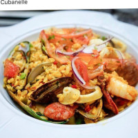 Cubanelle Lounge food