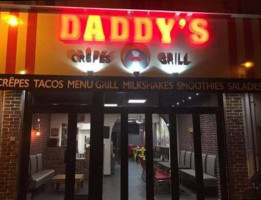 Daddy's Crepes Tacos Grill inside