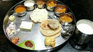 Shree Kathiyawadi Khadki food