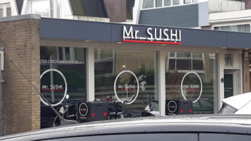 Mr. Sushi outside