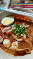 ลัคกี้เดย์ อาหารตามสั่ง และ ก๋วยเตี๋ยว food