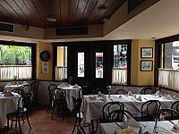 Café Girondino inside