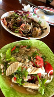 ร้านแก้ว ส้มตำไก่ย่าง food