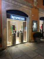 Boutique Nespresso Modena outside