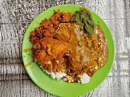 Nasi Kandar Hussin Beratur (wakaf Che Yeh) food