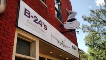 B 24's Cafe food