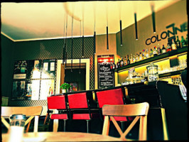 Colonne Morris Coffee In Paulusviertel food
