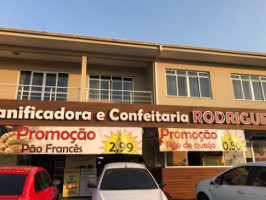 Padaria Rodrigues outside