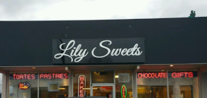 Lily Sweets outside