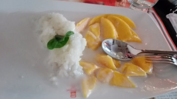 Pum Thai Restaurant & Cooking School food