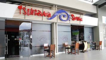 Tsunami Sushi Escazu inside