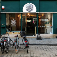 Pedaleur De Flandres Cycling Cafe outside