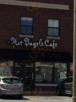 Hot Bagels Cafe outside